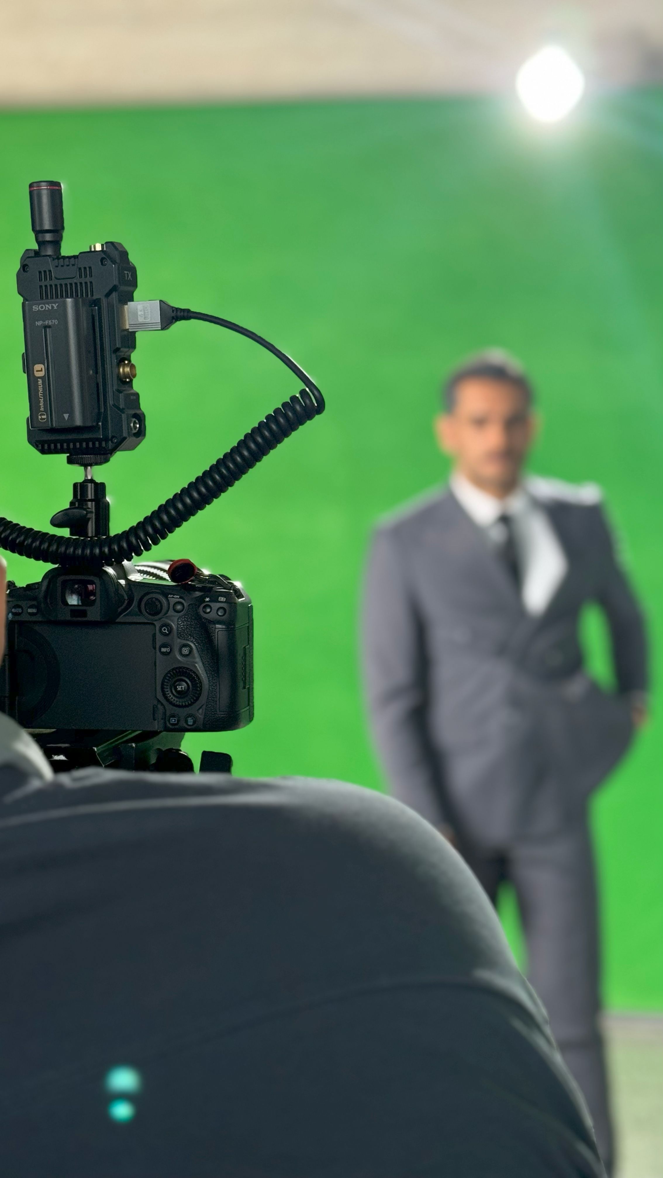 تصویربرداری بازیگر مقابل پرده سبز
